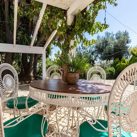 Akivillas Rest * טאווירה