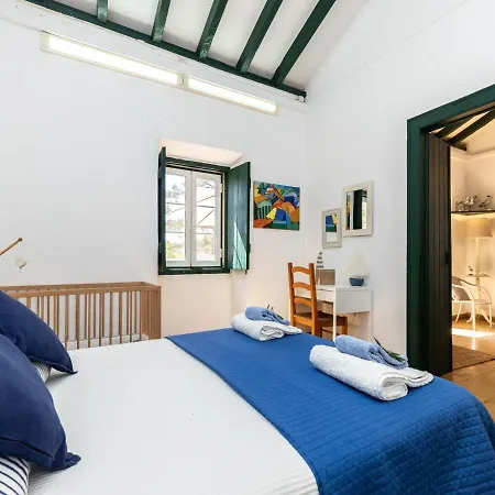 Akivillas Rest טאווירה